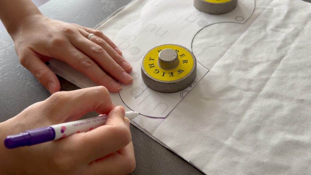 360度スタイ　型紙をなぞる